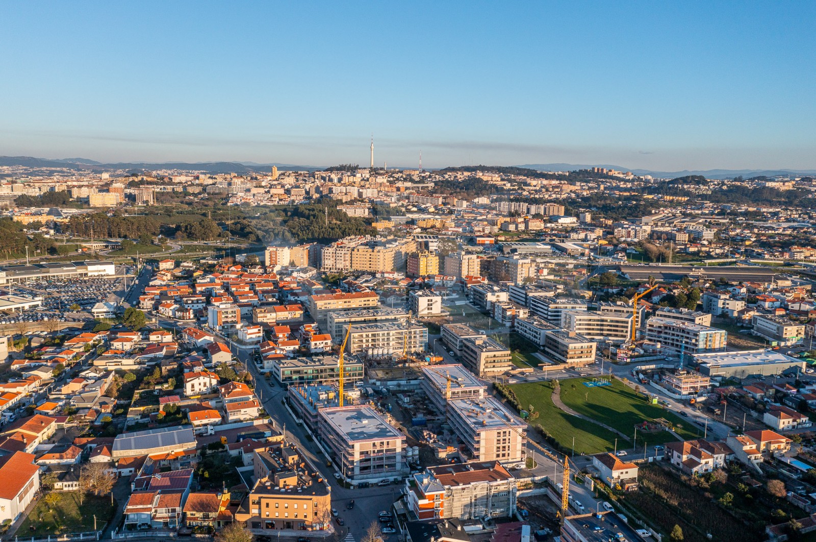 Apartamento T2 para Venda em Madalena, Vila Nova de Gaia, Porto - Área envolvente (Imagem 14)