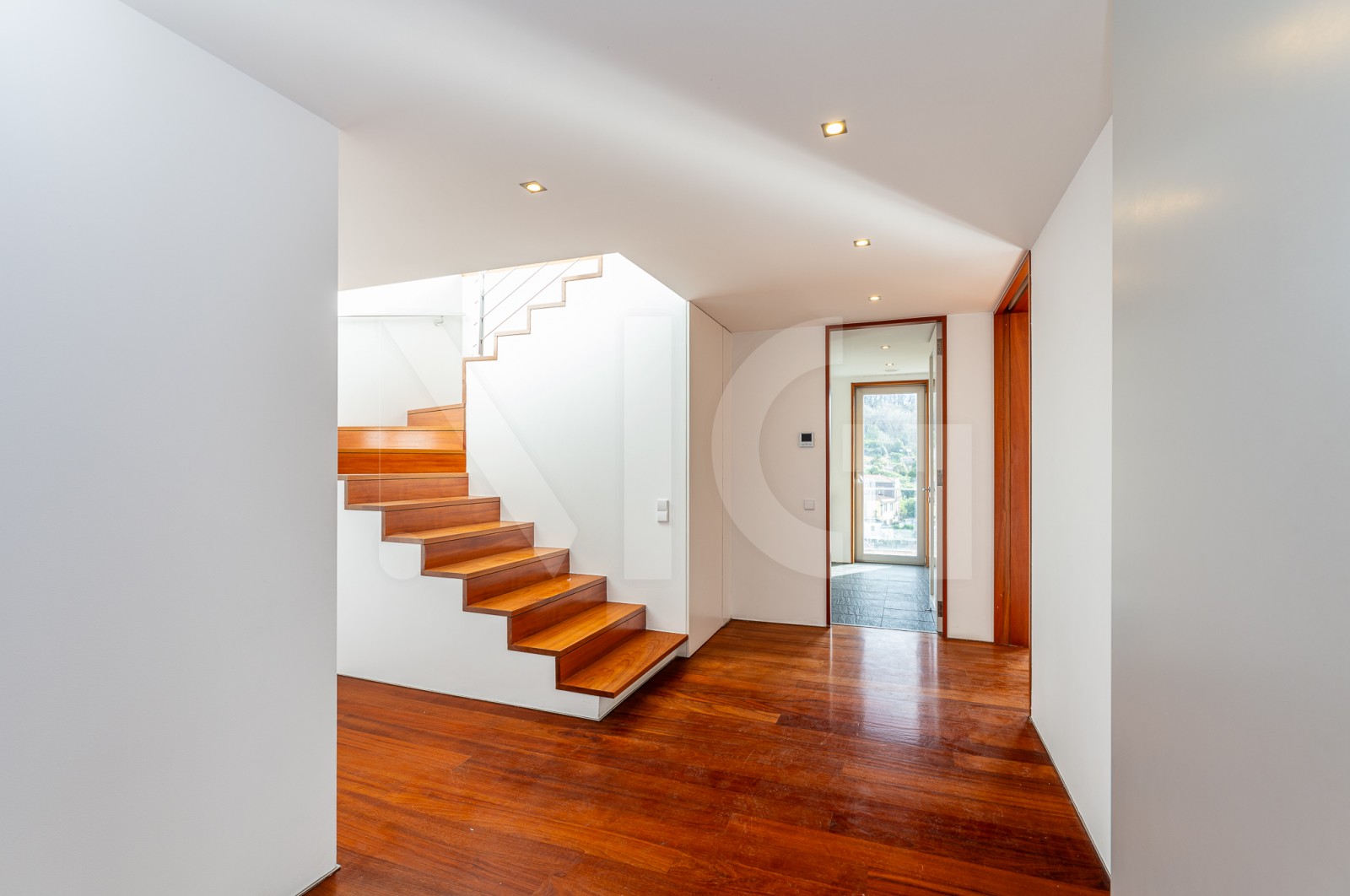 Apartamento T3 para Venda em Lordelo do Ouro e Massarelos, Porto, Porto - Hall de entrada (Imagem 1)