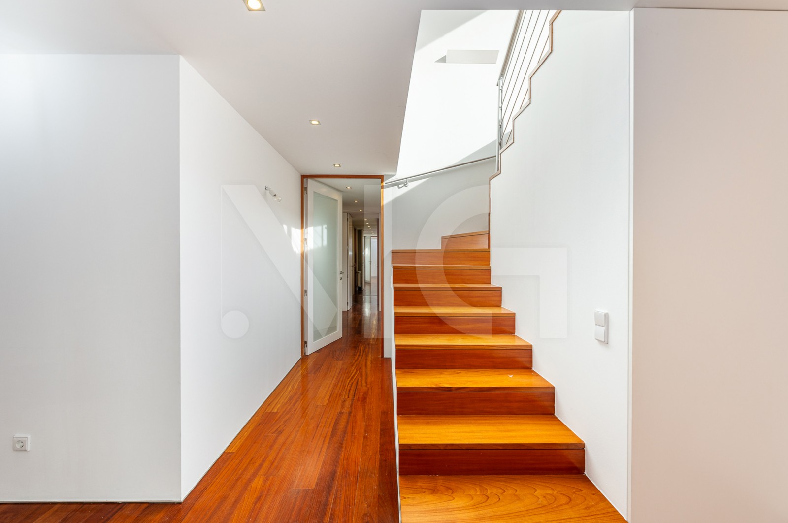 Apartamento T3 para Venda em Lordelo do Ouro e Massarelos, Porto, Porto - Hall de entrada (Imagem 2)