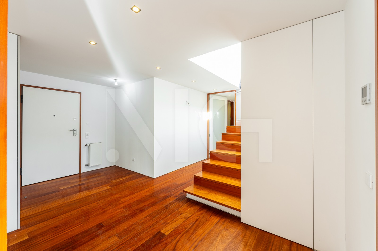 Apartamento T3 para Venda em Lordelo do Ouro e Massarelos, Porto, Porto - Hall de entrada (Imagem 3)