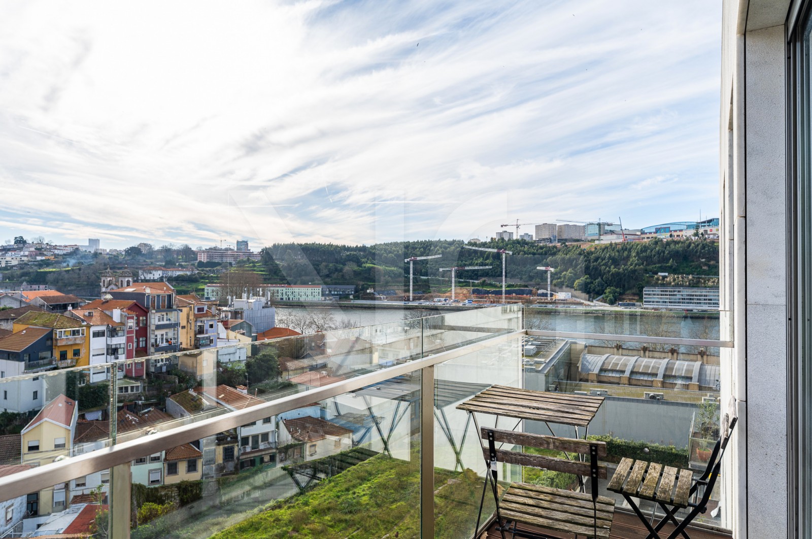 Apartamento T3 para Venda em Lordelo do Ouro e Massarelos, Porto, Porto - Varanda (Imagem 4)