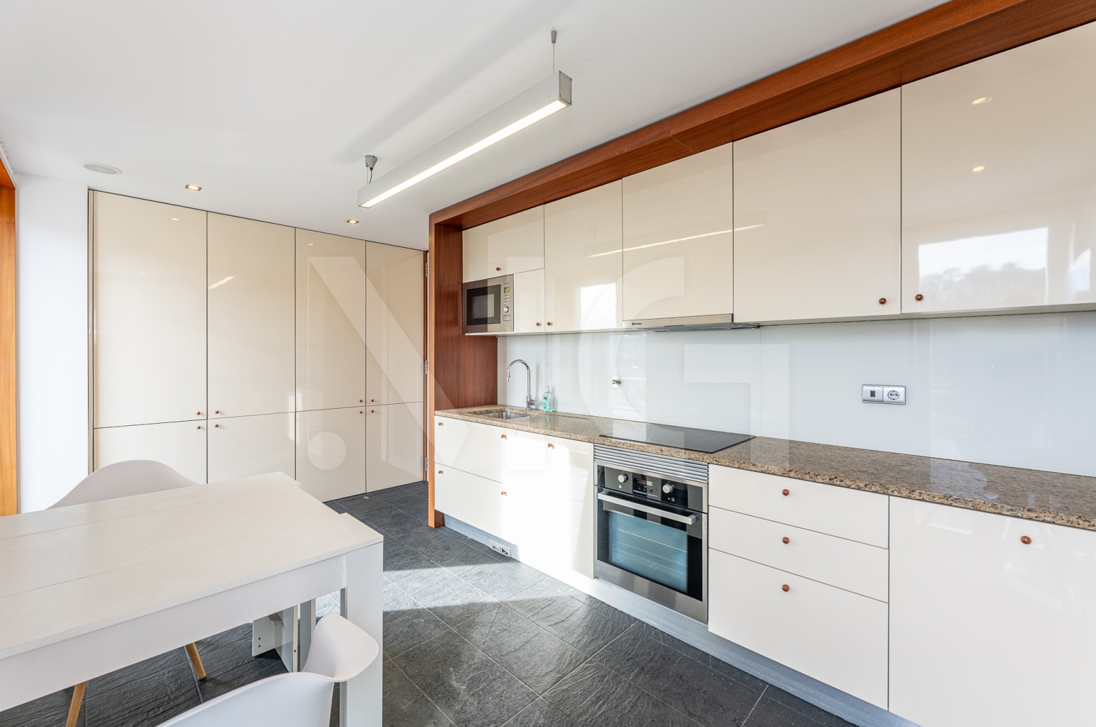 Apartamento T3 para Venda em Lordelo do Ouro e Massarelos, Porto, Porto - Cozinha (Imagem 2)