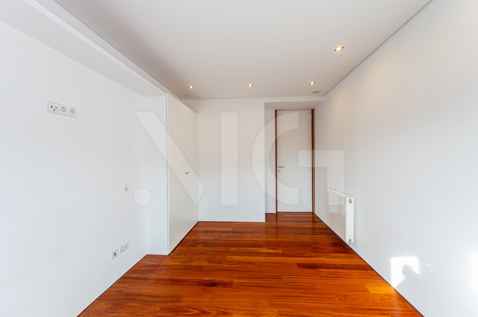 Apartamento T3 para Venda em Lordelo do Ouro e Massarelos, Porto, Porto - Quarto (Imagem 3)