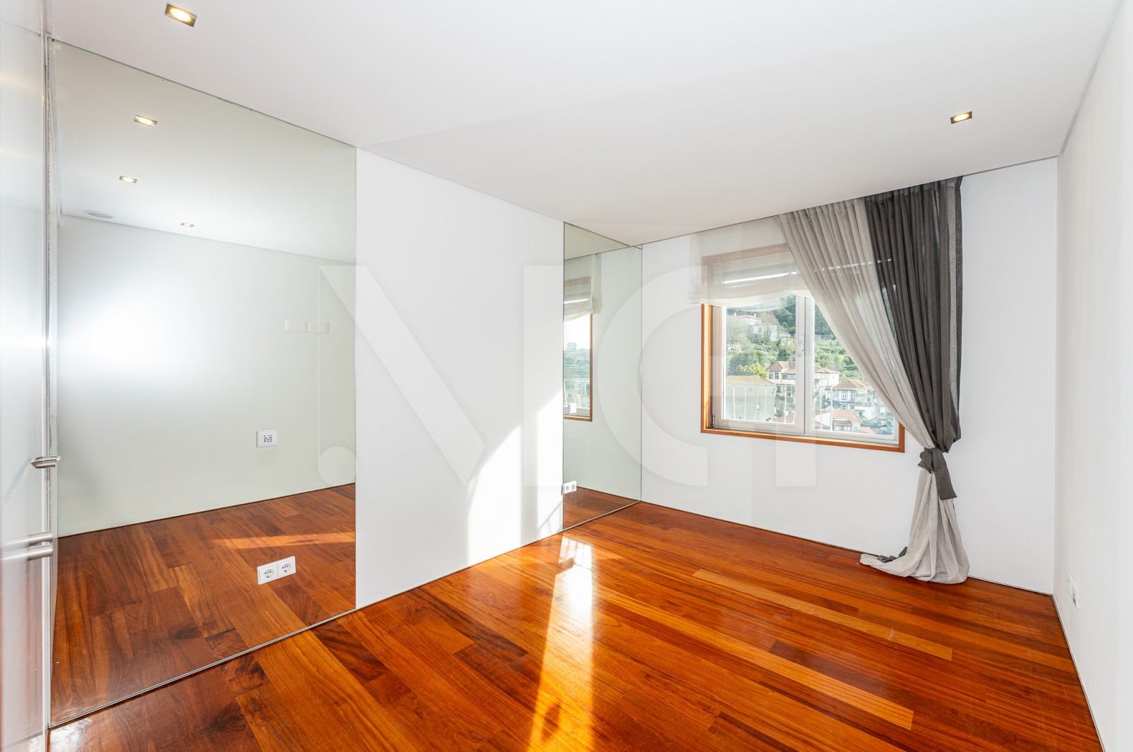 Apartamento T3 para Venda em Lordelo do Ouro e Massarelos, Porto, Porto - Quarto (Imagem 4)