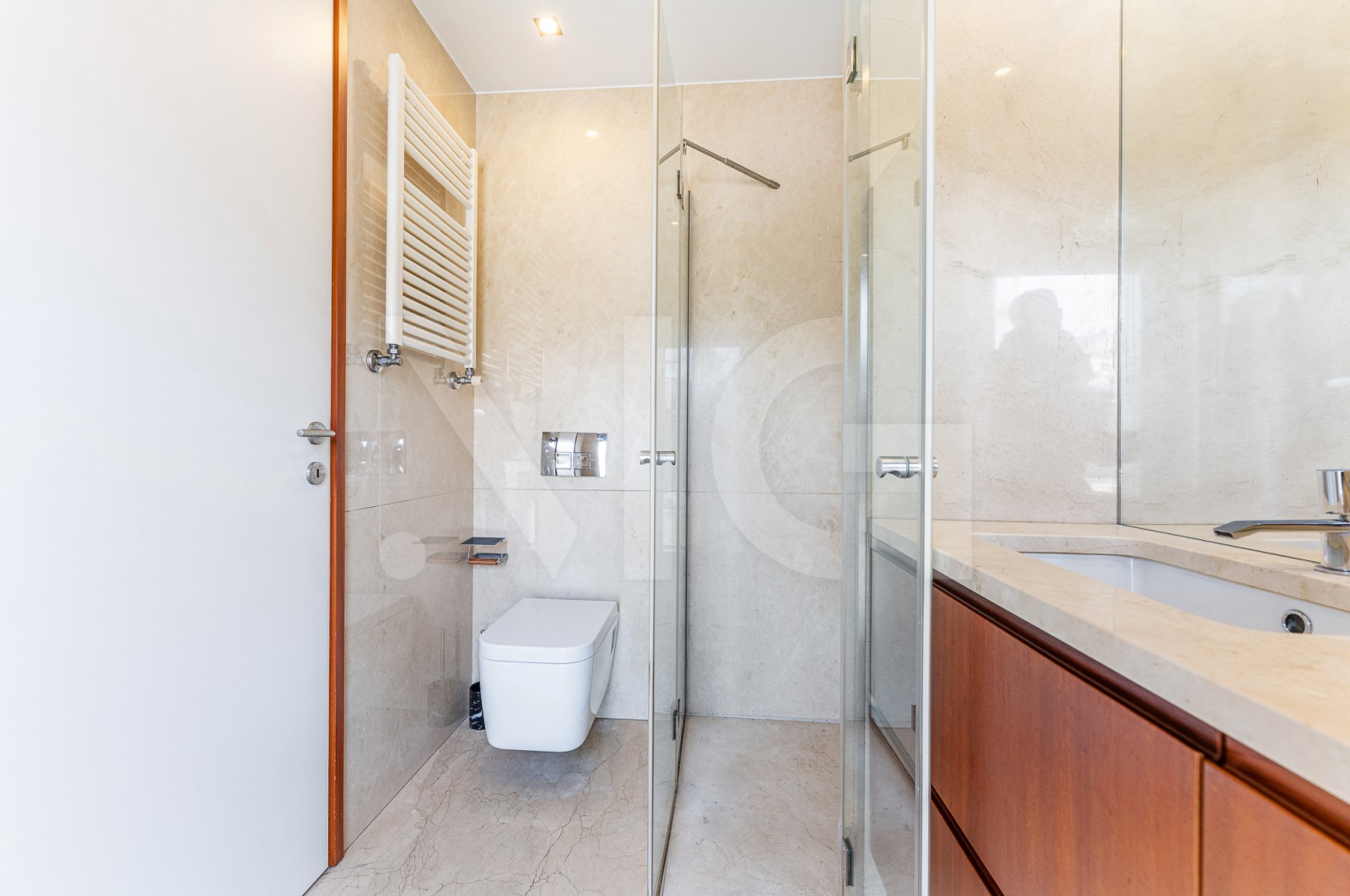 Apartamento T3 para Venda em Lordelo do Ouro e Massarelos, Porto, Porto - Casa de banho (Imagem 6)