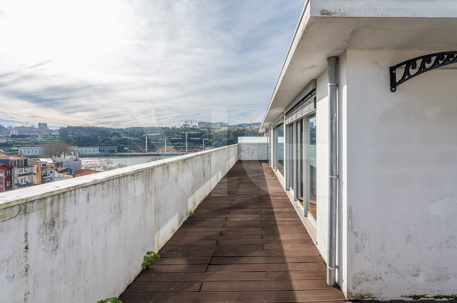 Apartamento T3 para Venda em Lordelo do Ouro e Massarelos, Porto, Porto - Terraço (Imagem 1)