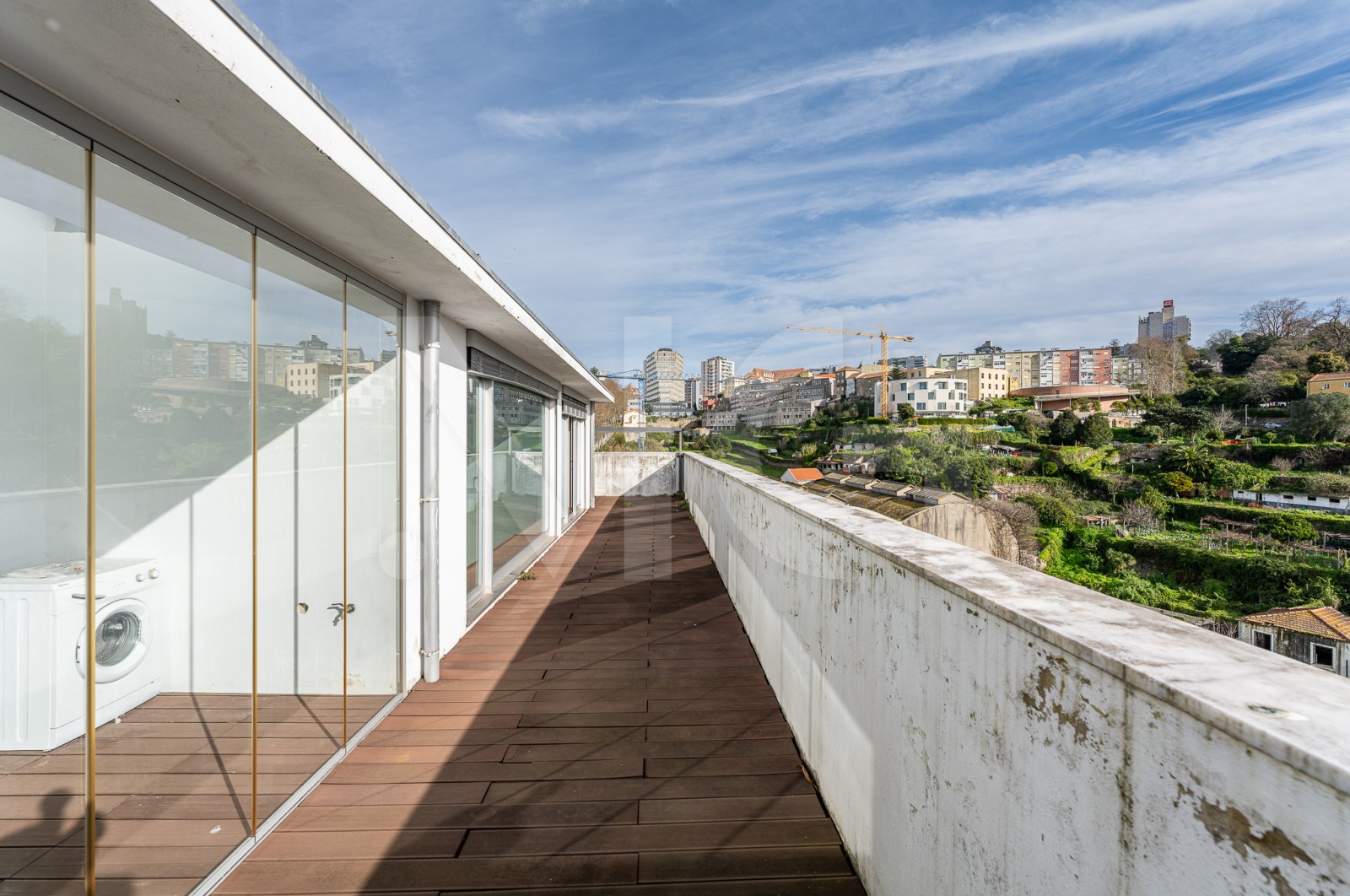 Apartamento T3 para Venda em Lordelo do Ouro e Massarelos, Porto, Porto - Terraço (Imagem 3)