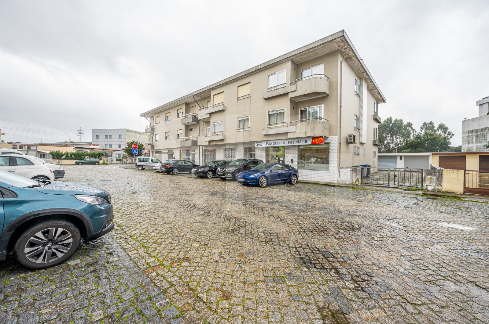 Trade for Leasehold in Cidade da Maia, Maia, Porto - Fachada (Imagem 1)