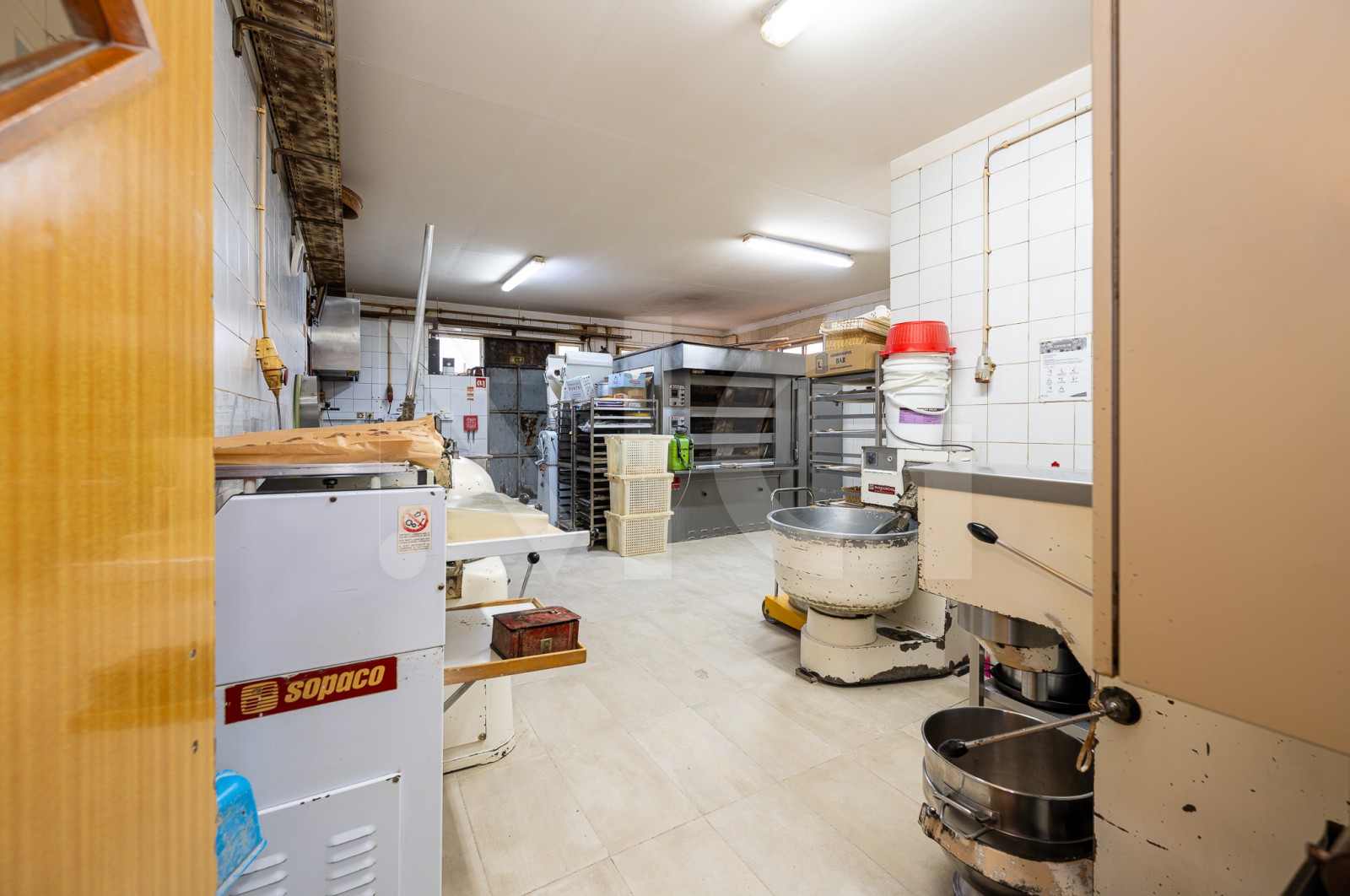 Trade for Leasehold in Cidade da Maia, Maia, Porto - Armazém (Imagem 1)