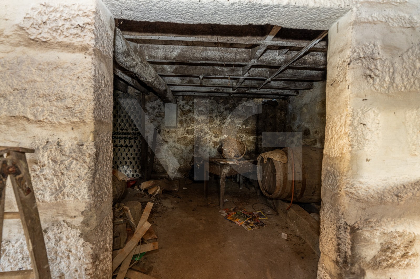 Farm T3 for For sale in Fânzeres e São Pedro da Cova, Gondomar, Porto - Parqueamento/Garagem (Imagem 2)