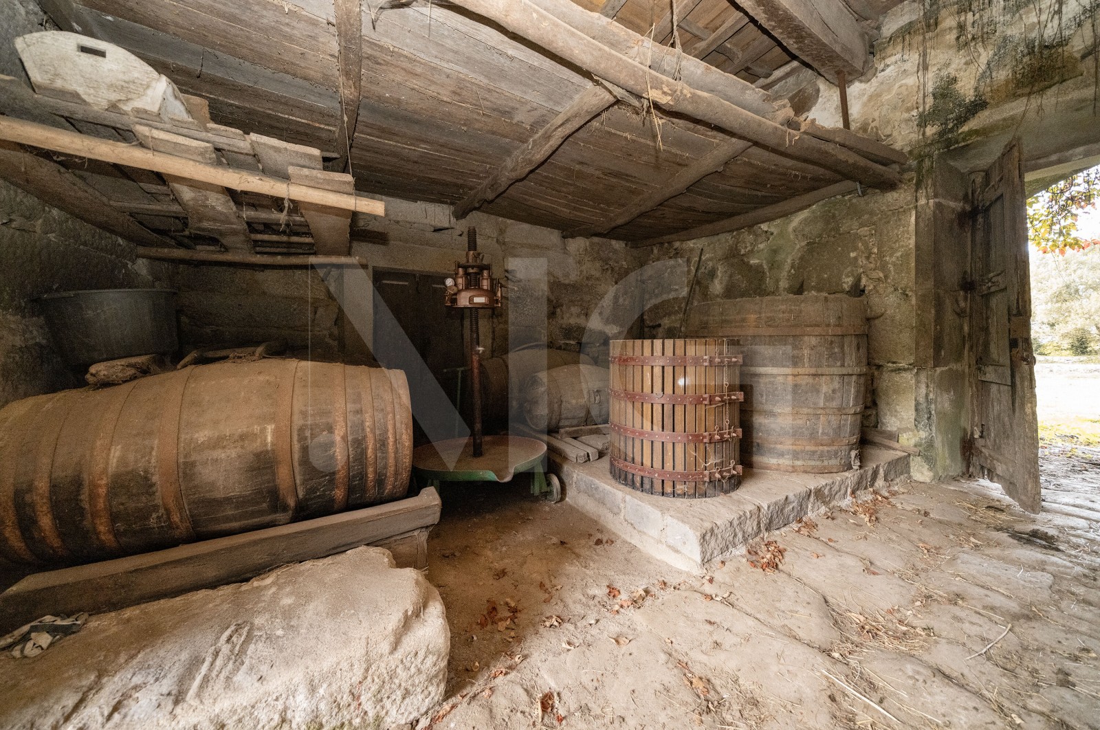 Quinta T8 para Venda em Covelas, Póvoa de Lanhoso, Braga - Cave (Imagem 2)