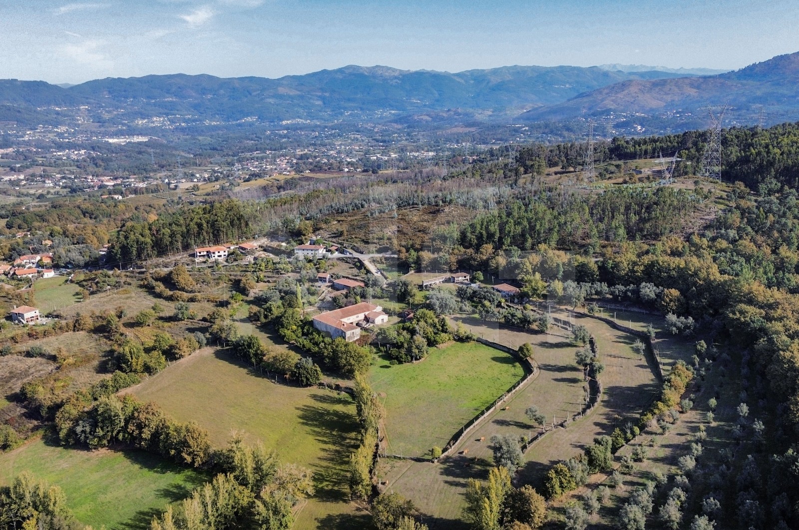 Quinta T8 para Venda em Covelas, Póvoa de Lanhoso, Braga - Área envolvente (Imagem 5)
