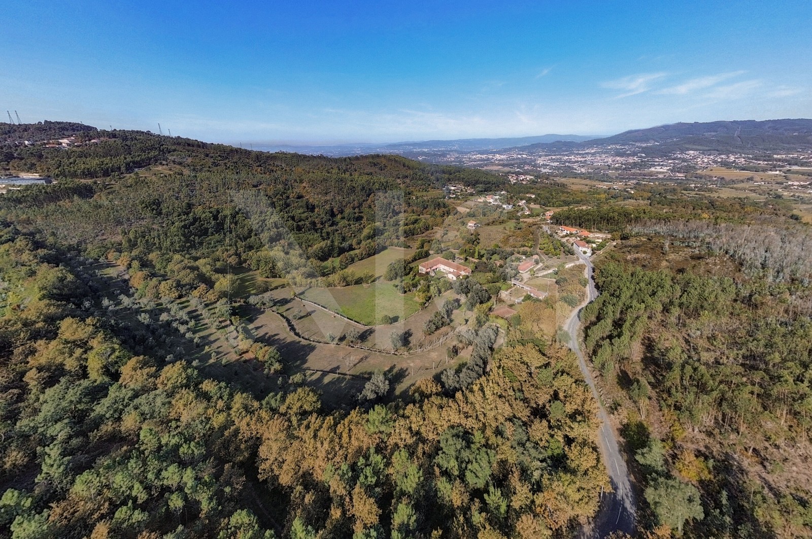 Quinta T8 para Venda em Covelas, Póvoa de Lanhoso, Braga - Área envolvente (Imagem 6)