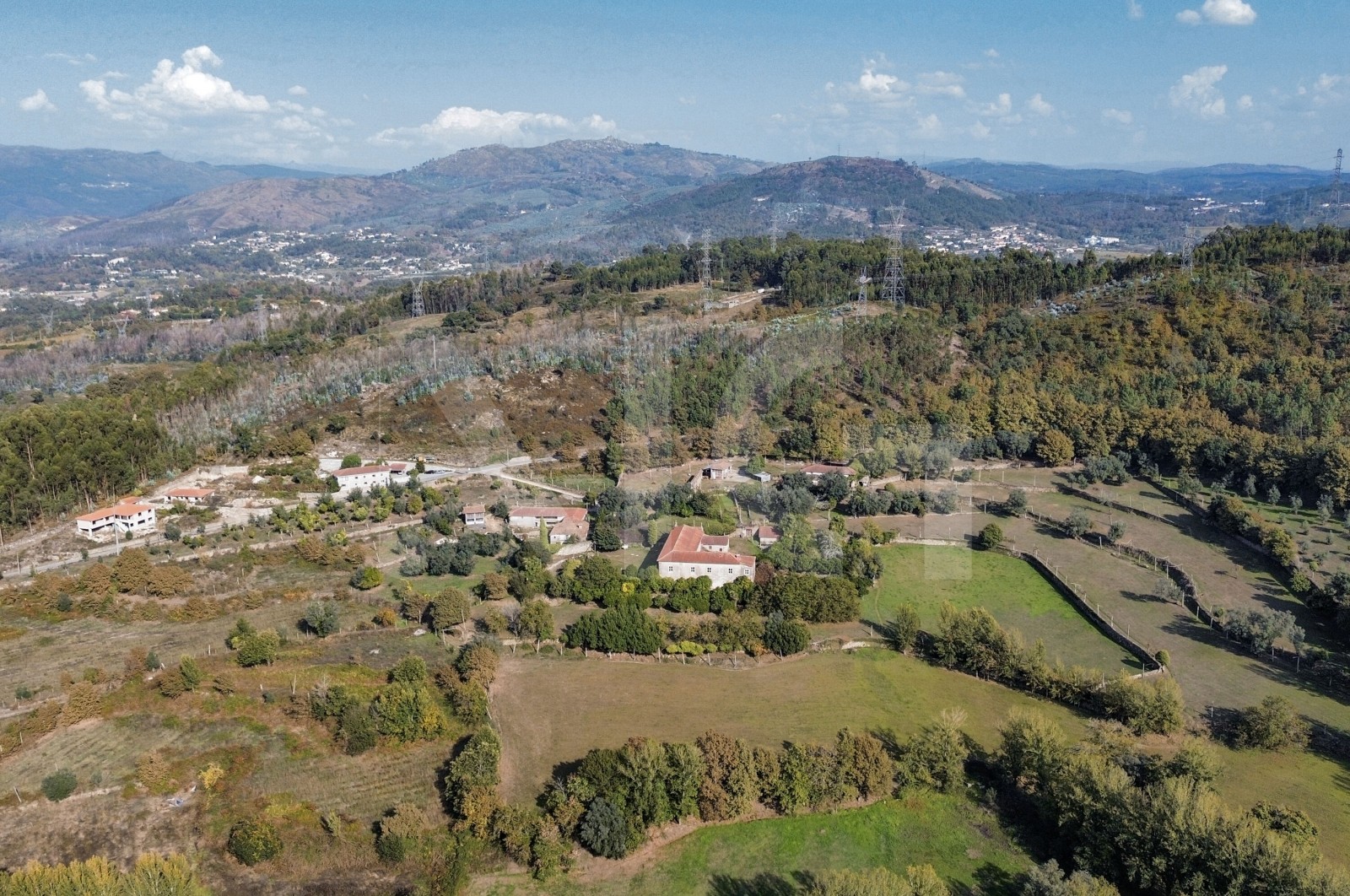 Quinta T8 para Venda em Covelas, Póvoa de Lanhoso, Braga - Área envolvente (Imagem 7)