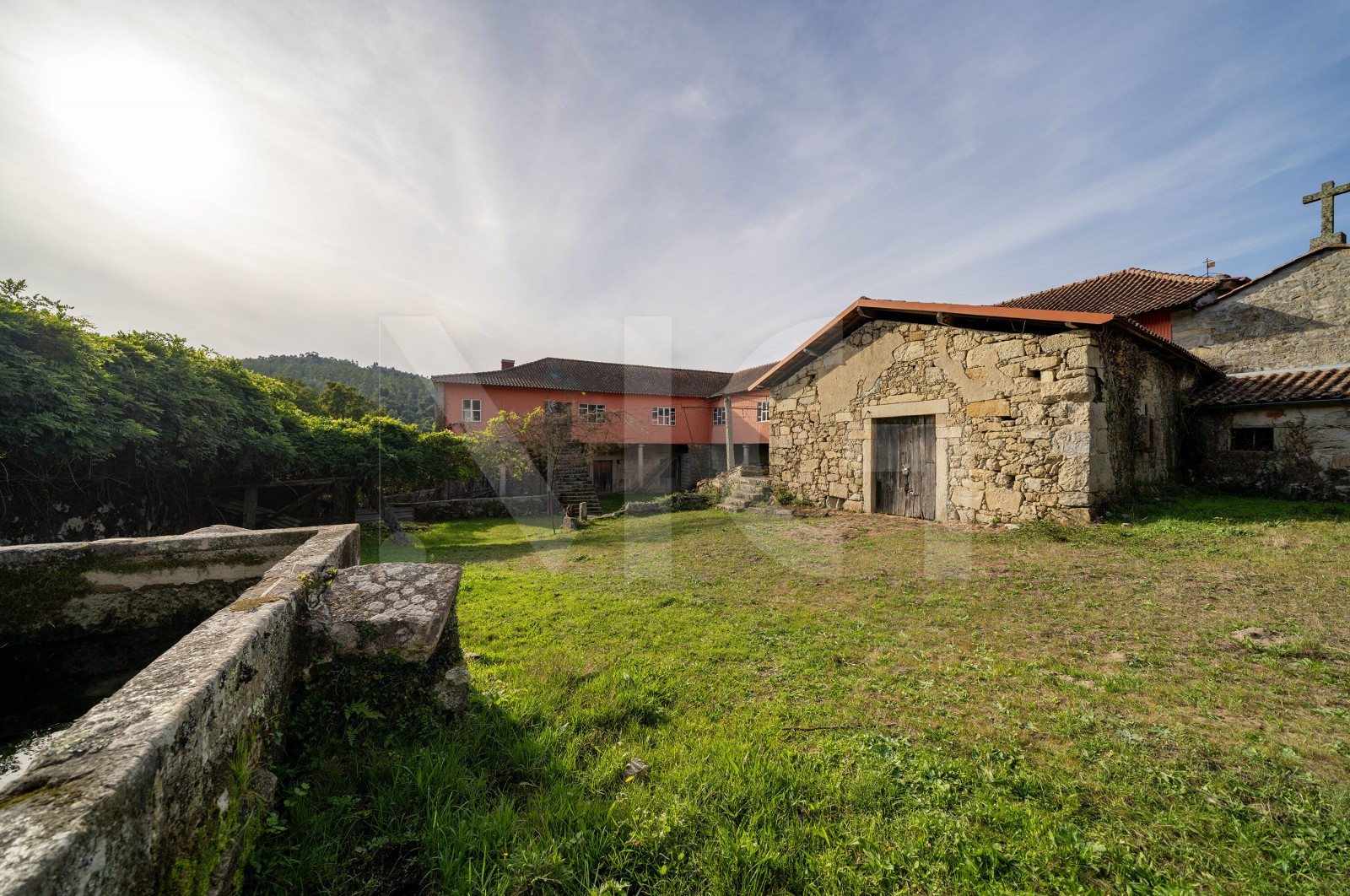 Quinta T8 para Venda em Covelas, Póvoa de Lanhoso, Braga - Quintal/Jardim (Imagem 1)