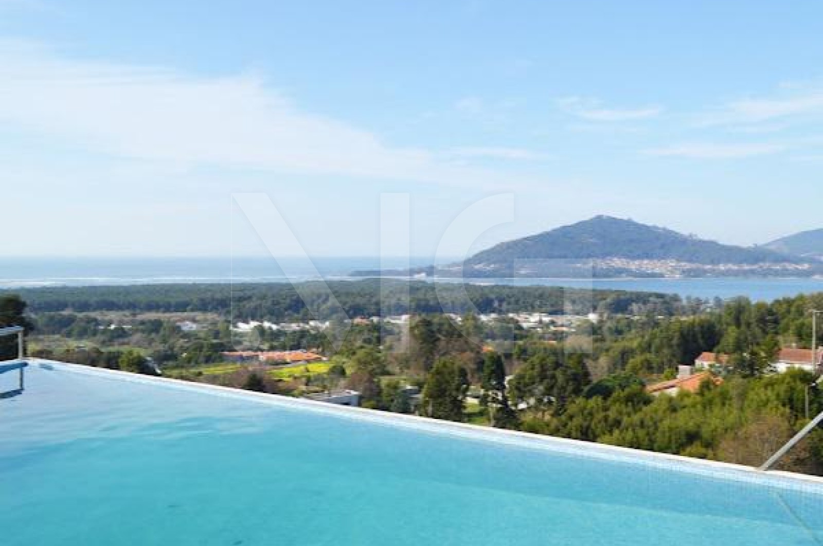 Moradia T4 para Venda em Moledo e Cristelo, Caminha, Viana do Castelo - Piscina (Imagem 3)