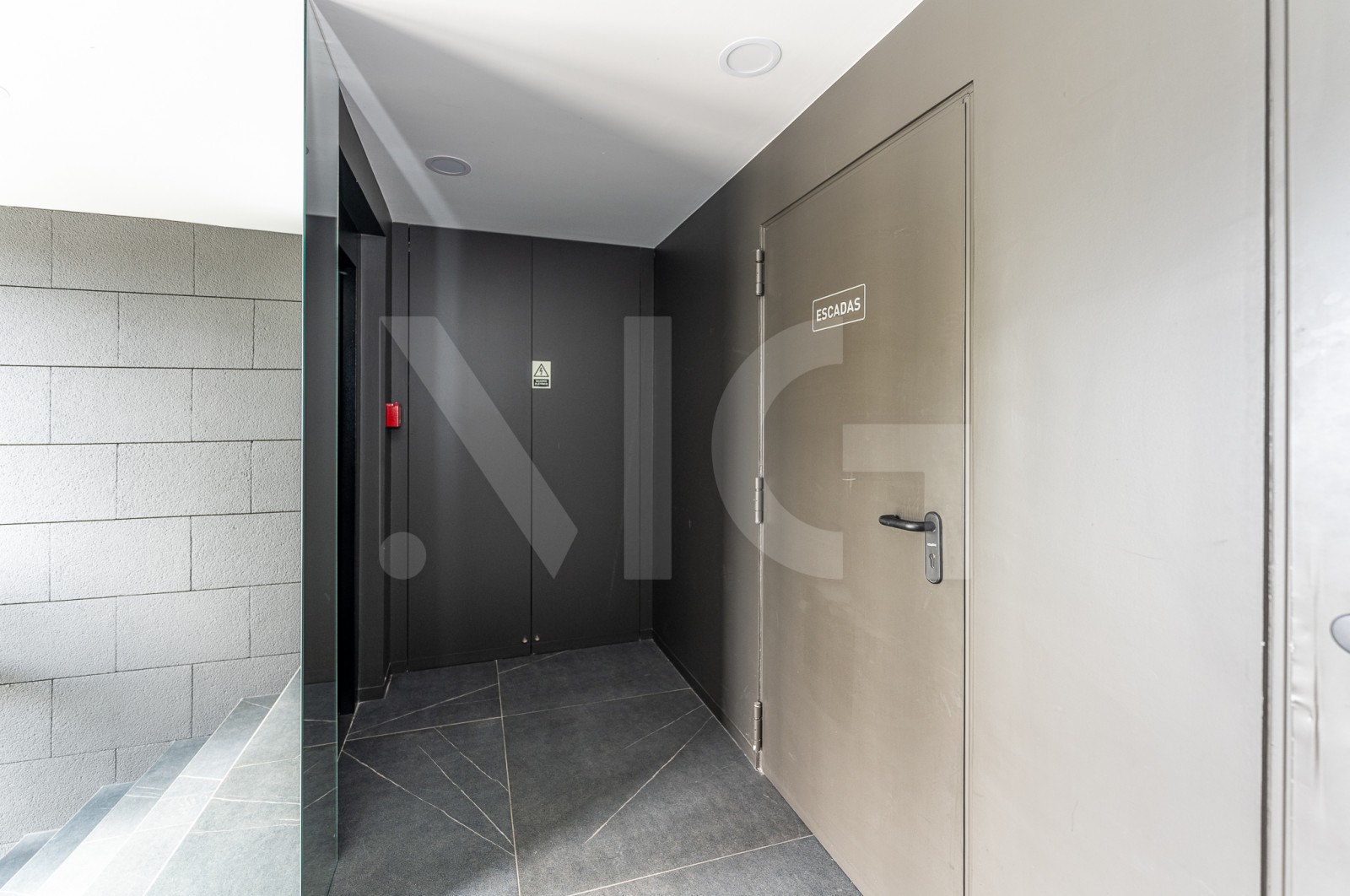 Apartamento T2 para Venda em Baguim do Monte (Rio Tinto), Gondomar, Porto - Áreas comuns (Imagem 2)