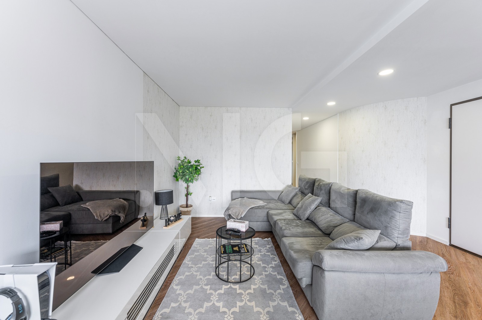 Apartamento T2 para Venda em Baguim do Monte (Rio Tinto), Gondomar, Porto - Sala (Imagem 2)