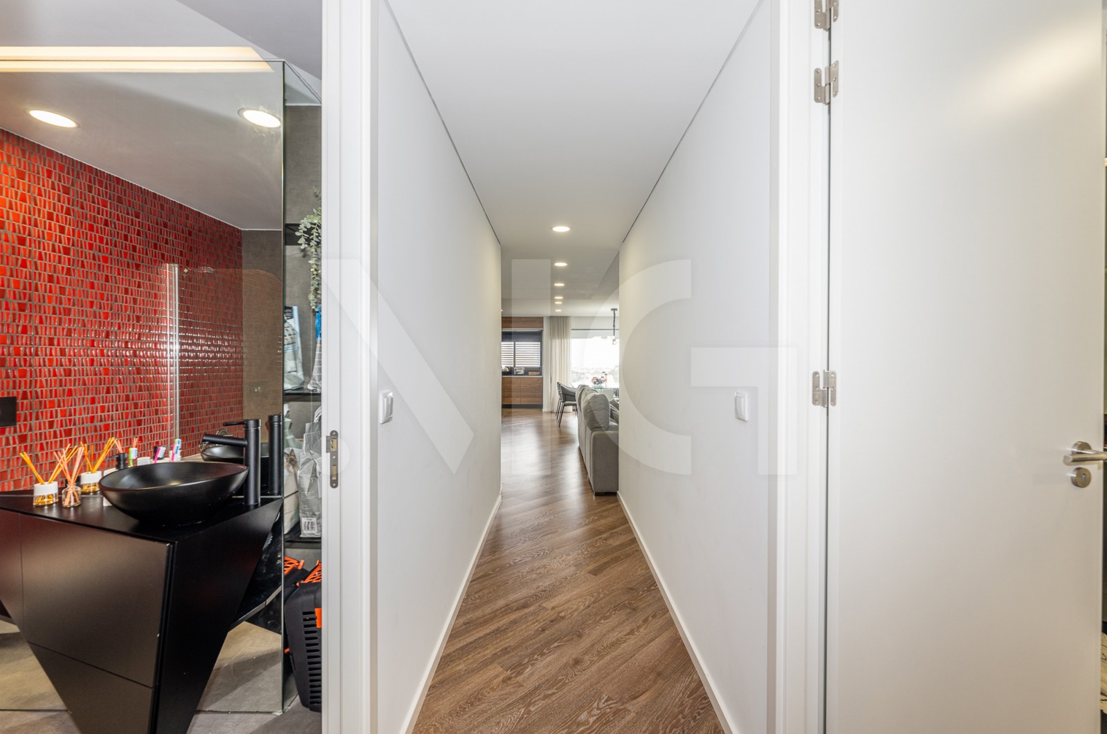 Apartamento T2 para Venda em Baguim do Monte (Rio Tinto), Gondomar, Porto - Corredor (Imagem 1)