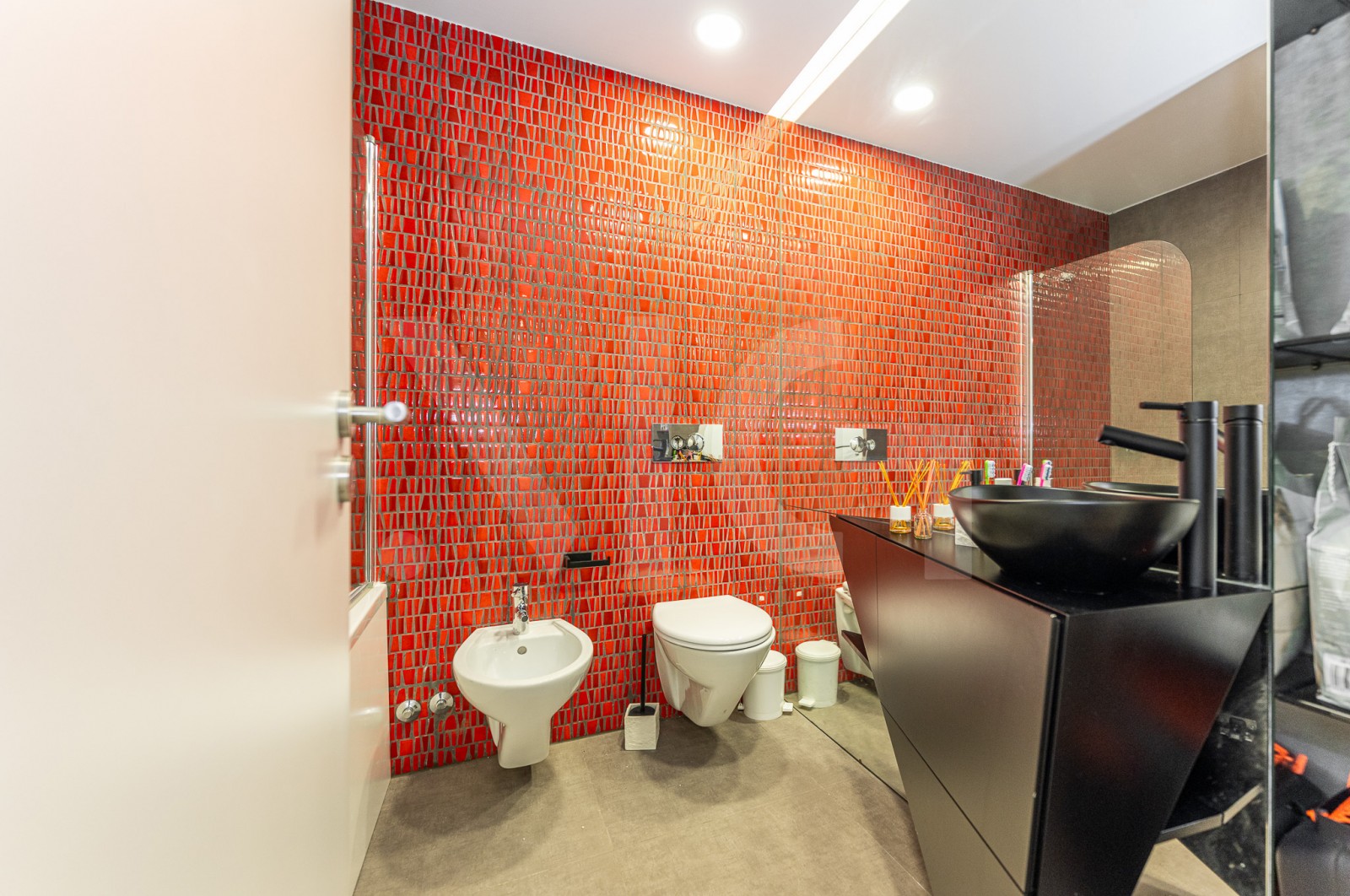 Apartamento T2 para Venda em Baguim do Monte (Rio Tinto), Gondomar, Porto - Casa de banho (Imagem 2)