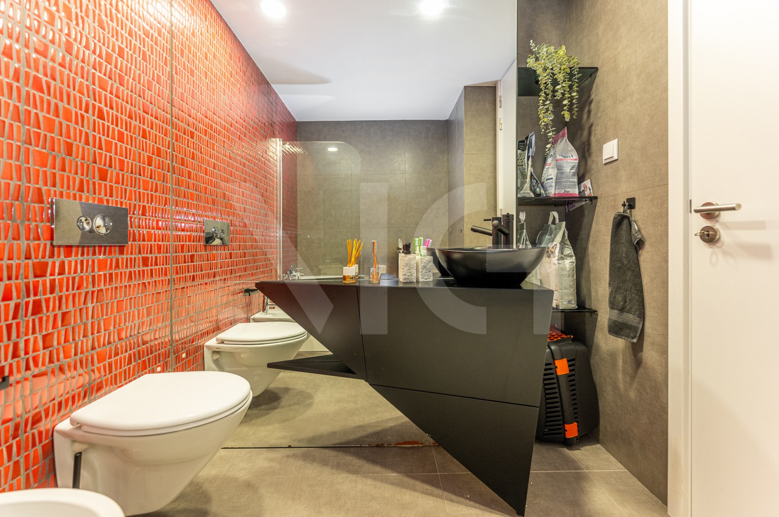 Apartamento T2 para Venda em Baguim do Monte (Rio Tinto), Gondomar, Porto - Casa de banho (Imagem 1)