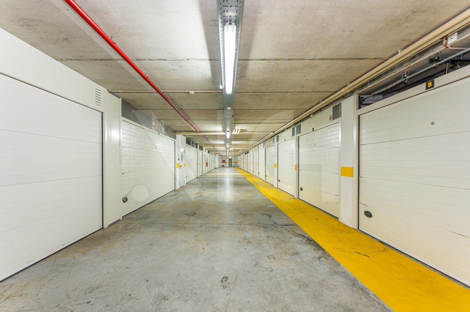 Apartamento T2 para Venda em Baguim do Monte (Rio Tinto), Gondomar, Porto - Parqueamento/Garagem (Imagem 1)