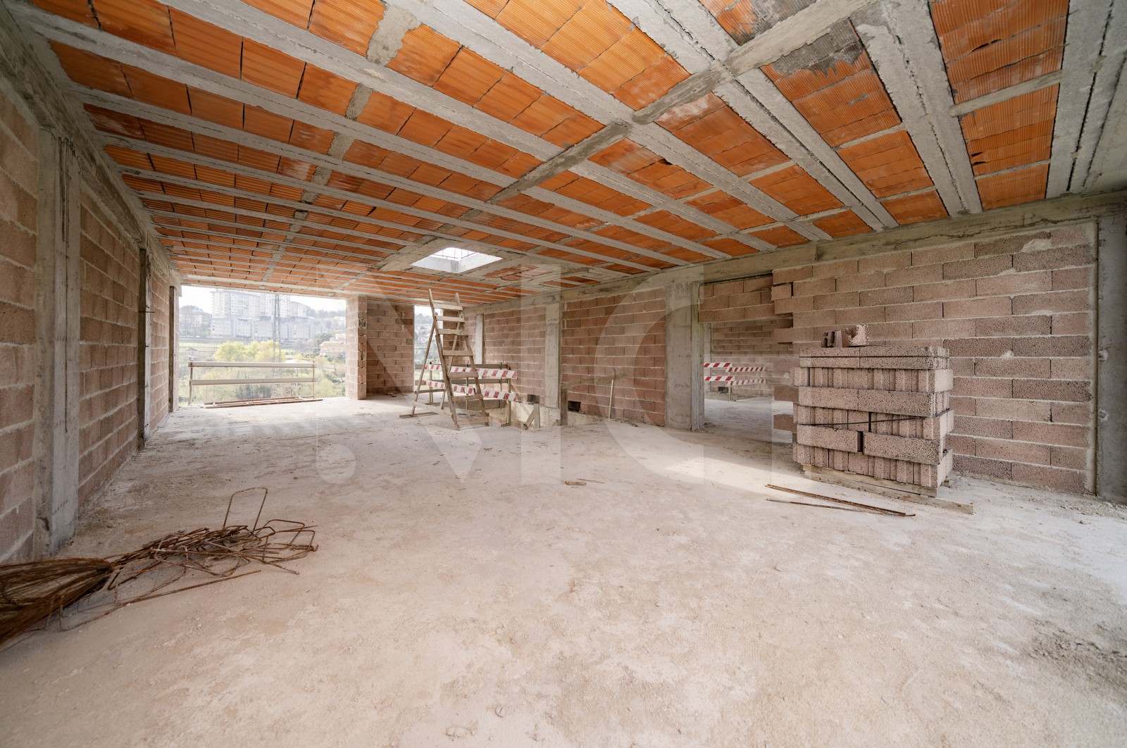 Moradia T3 para Venda em Póvoa de Lanhoso (Nossa Senhora do Amparo), Póvoa de Lanhoso, Braga - Sala (Imagem 1)