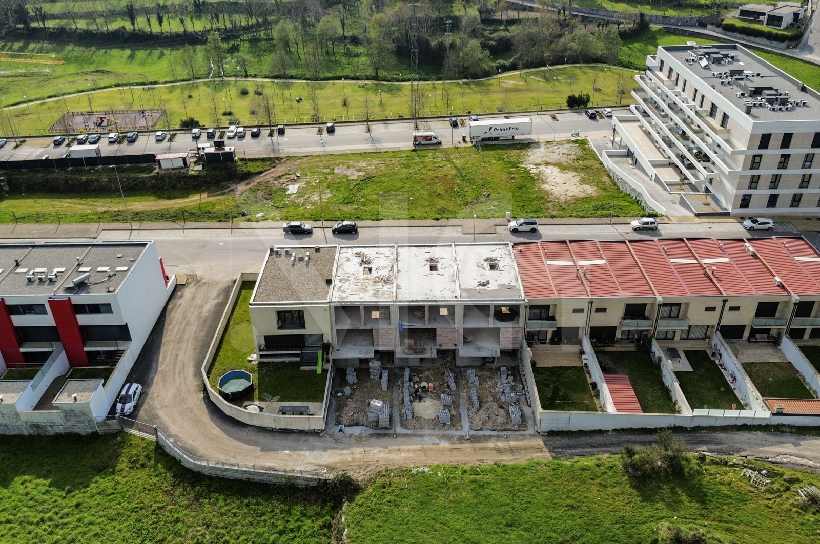 Moradia T3 para Venda em Póvoa de Lanhoso (Nossa Senhora do Amparo), Póvoa de Lanhoso, Braga - Fachada (Imagem 8)