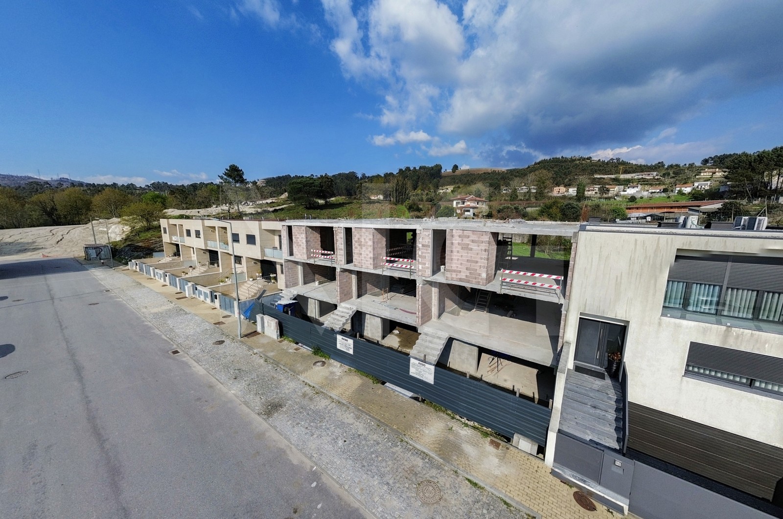 Moradia T3 para Venda em Póvoa de Lanhoso (Nossa Senhora do Amparo), Póvoa de Lanhoso, Braga - Fachada (Imagem 4)