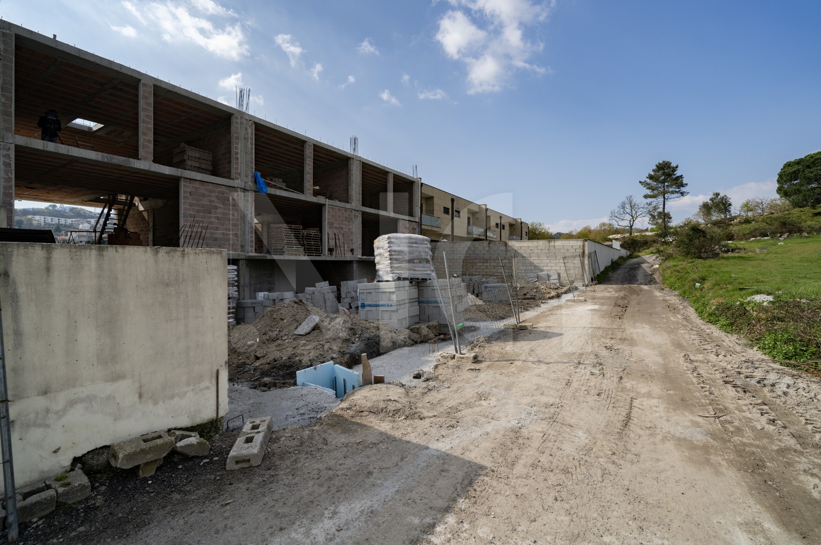 Moradia T3 para Venda em Póvoa de Lanhoso (Nossa Senhora do Amparo), Póvoa de Lanhoso, Braga - Terreno (Imagem 1)