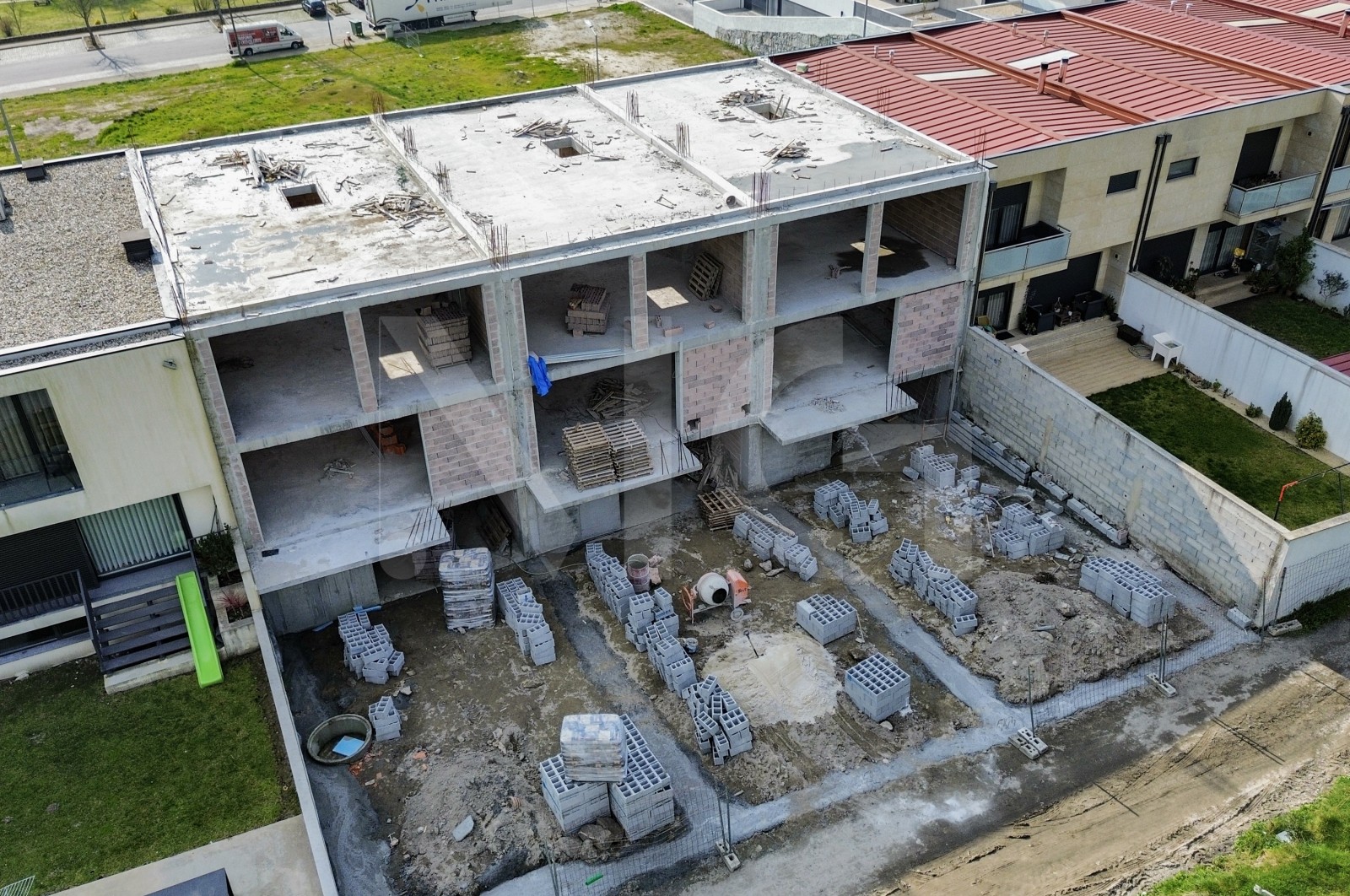 Moradia T3 para Venda em Póvoa de Lanhoso (Nossa Senhora do Amparo), Póvoa de Lanhoso, Braga - Fachada (Imagem 7)