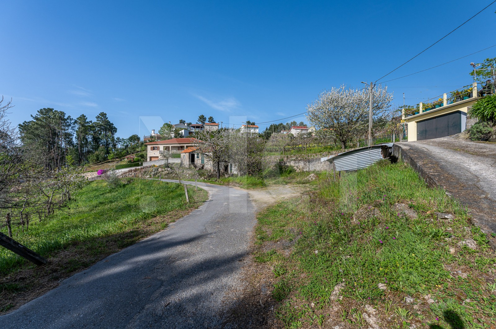 House T1 for For sale in Freigil e Miomães, Resende, Viseu - Área envolvente (Imagem 14)