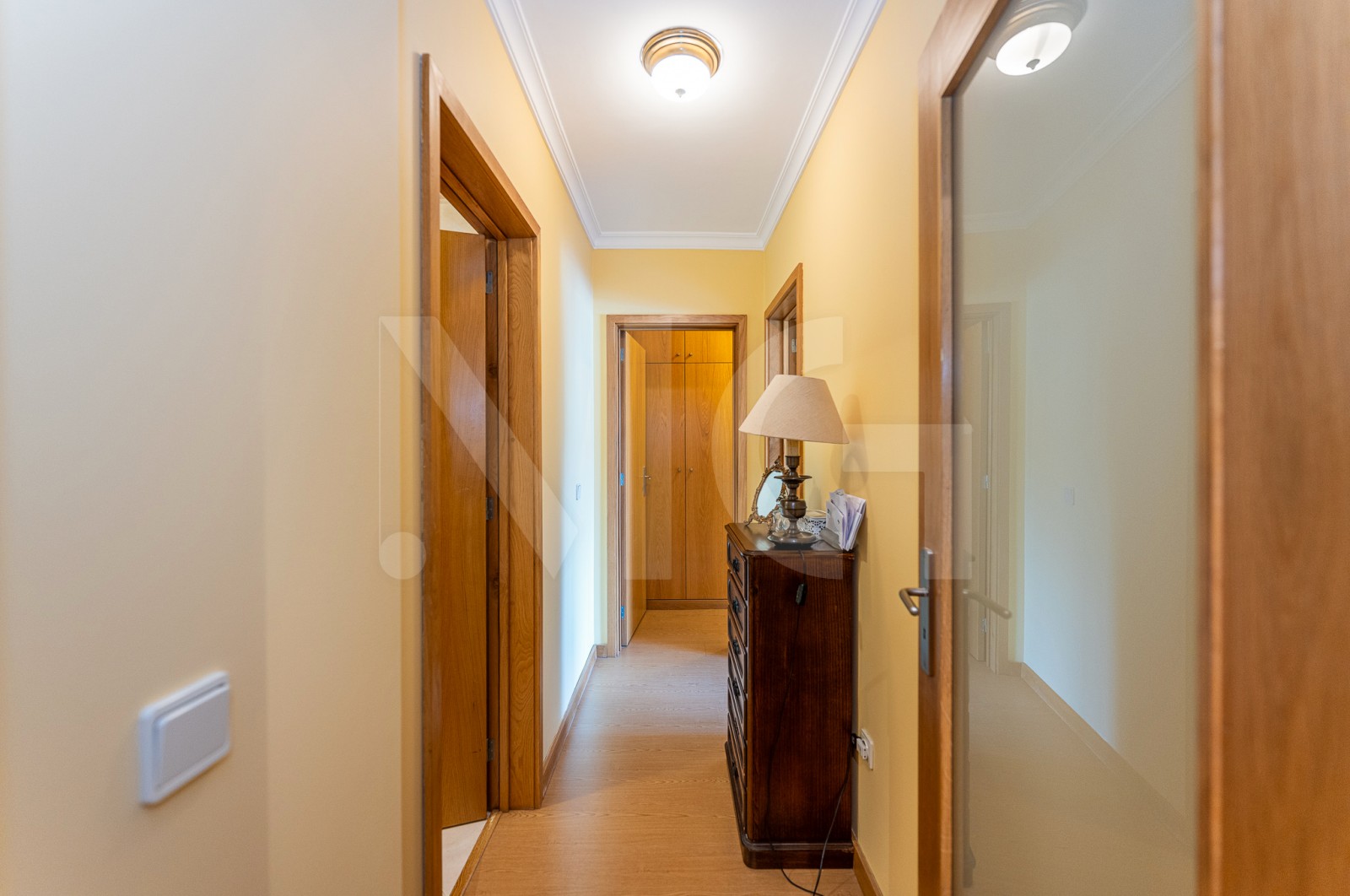 Apartamento T2 para Venda em Gulpilhares e Valadares, Vila Nova de Gaia, Porto - Corredor (Imagem 2)