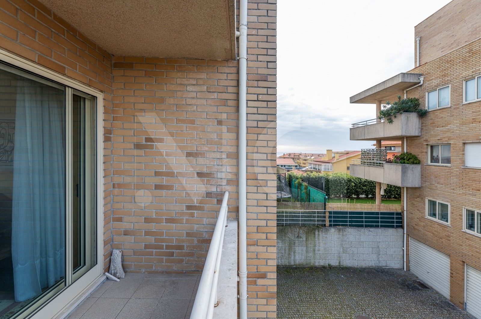 Apartamento T2 para Venda em Gulpilhares e Valadares, Vila Nova de Gaia, Porto - Varanda (Imagem 3)