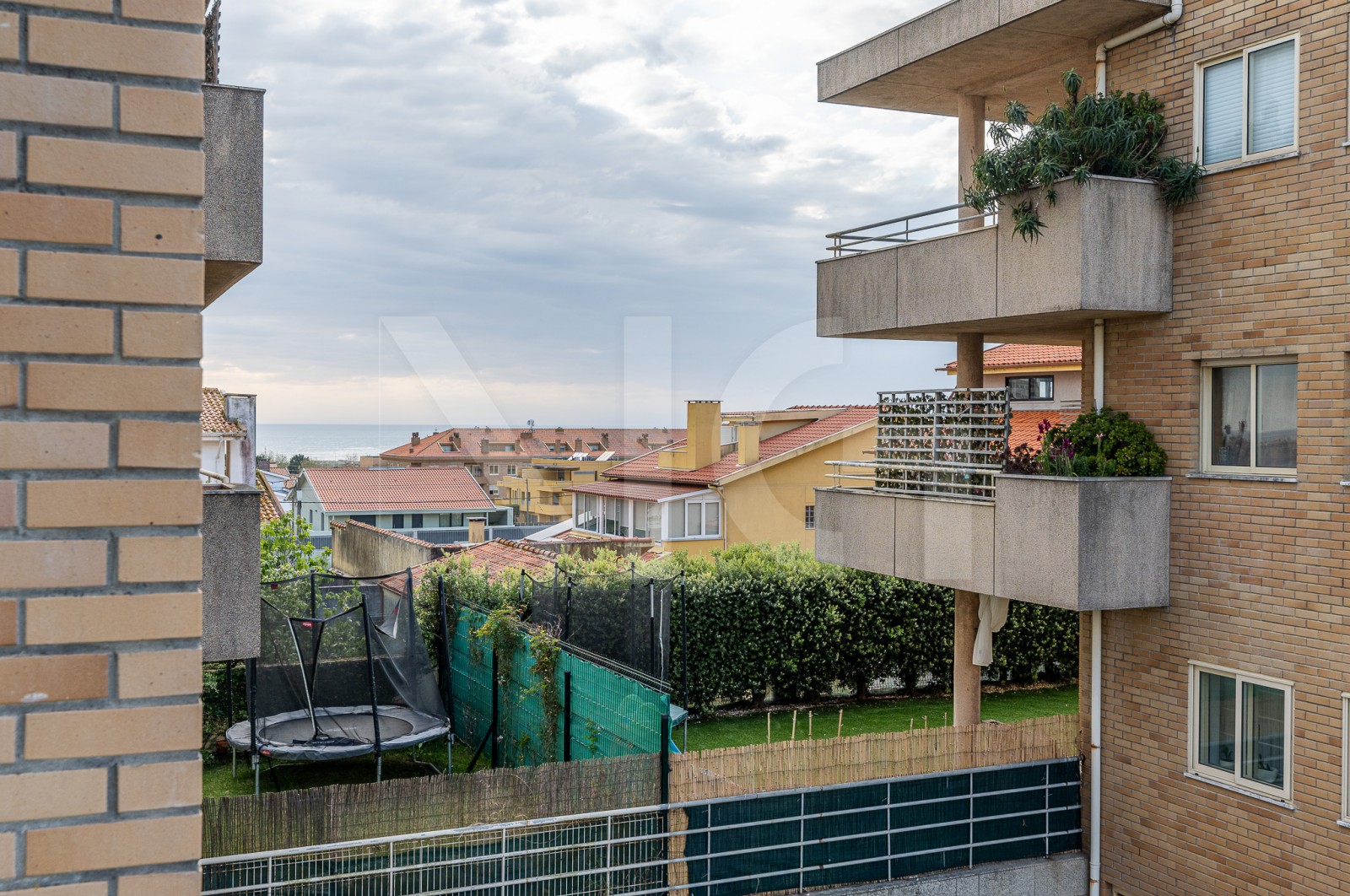 Apartamento T2 para Venda em Gulpilhares e Valadares, Vila Nova de Gaia, Porto - Varanda (Imagem 4)