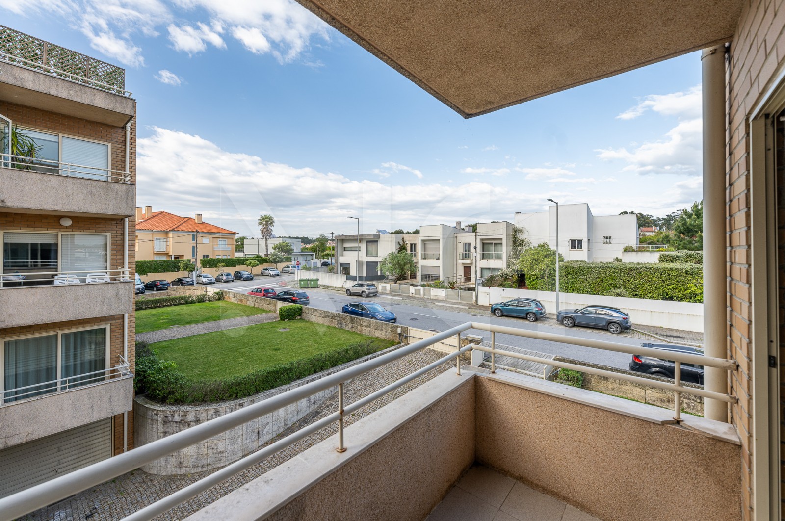 Apartamento T2 para Venda em Gulpilhares e Valadares, Vila Nova de Gaia, Porto - Varanda (Imagem 5)