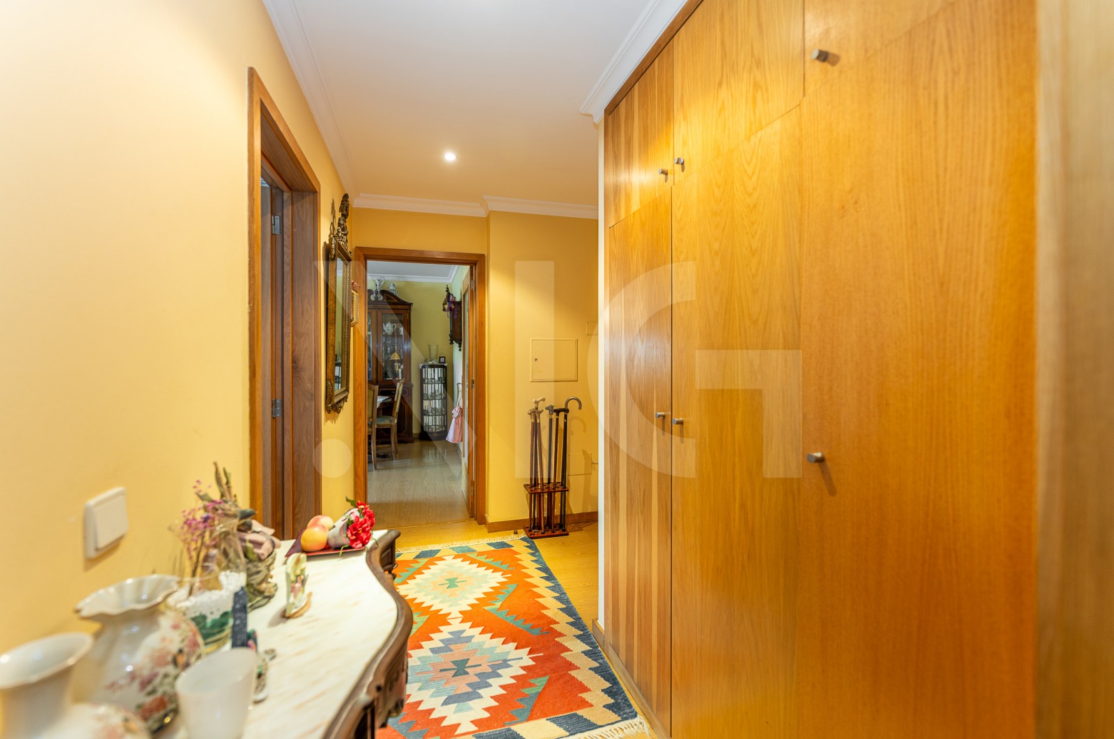 Apartamento T2 para Venda em Gulpilhares e Valadares, Vila Nova de Gaia, Porto - Corredor (Imagem 1)