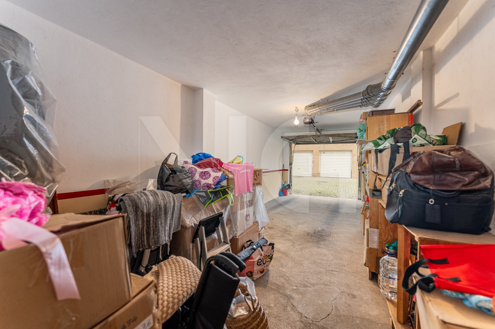 Apartamento T2 para Venda em Gulpilhares e Valadares, Vila Nova de Gaia, Porto - Parqueamento/Garagem (Imagem 3)