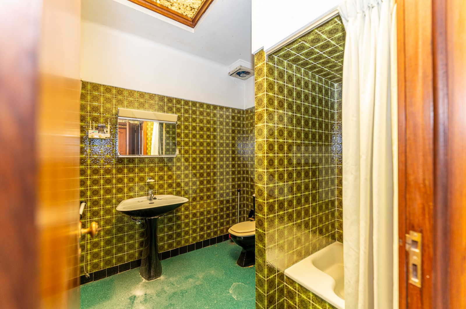 Moradia T4 para Venda em Pedrouços, Maia, Porto - Casa de banho (Imagem 5)