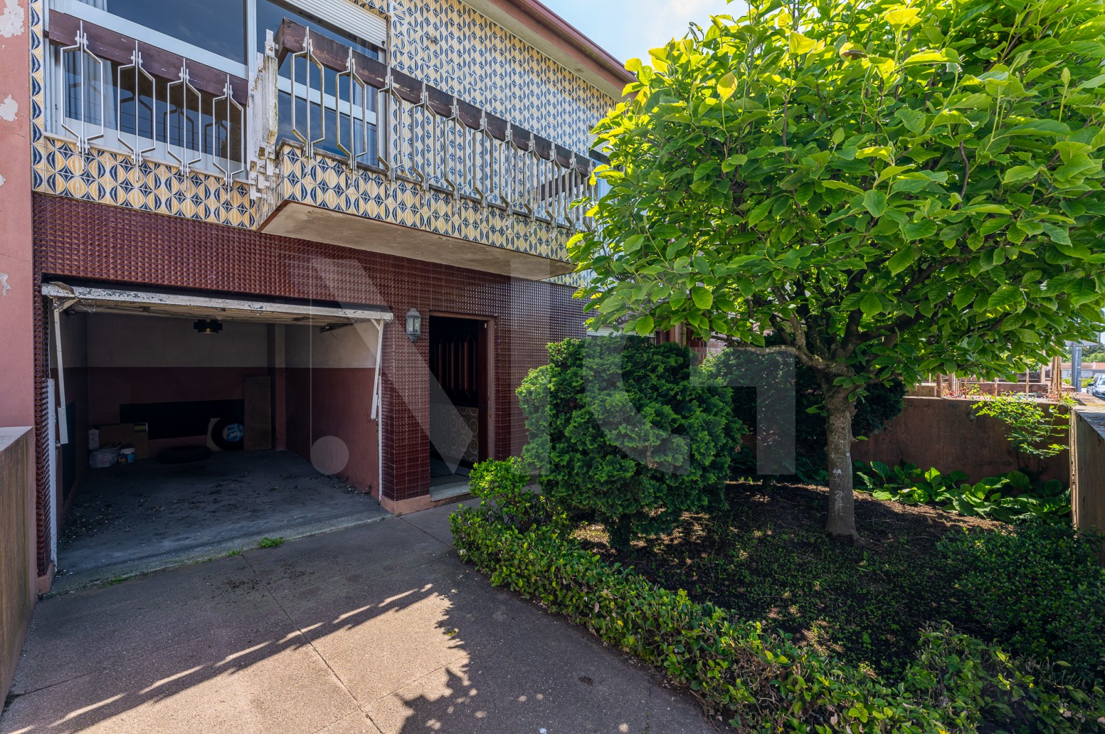 Moradia T4 para Venda em Pedrouços, Maia, Porto - Parqueamento/Garagem (Imagem 1)