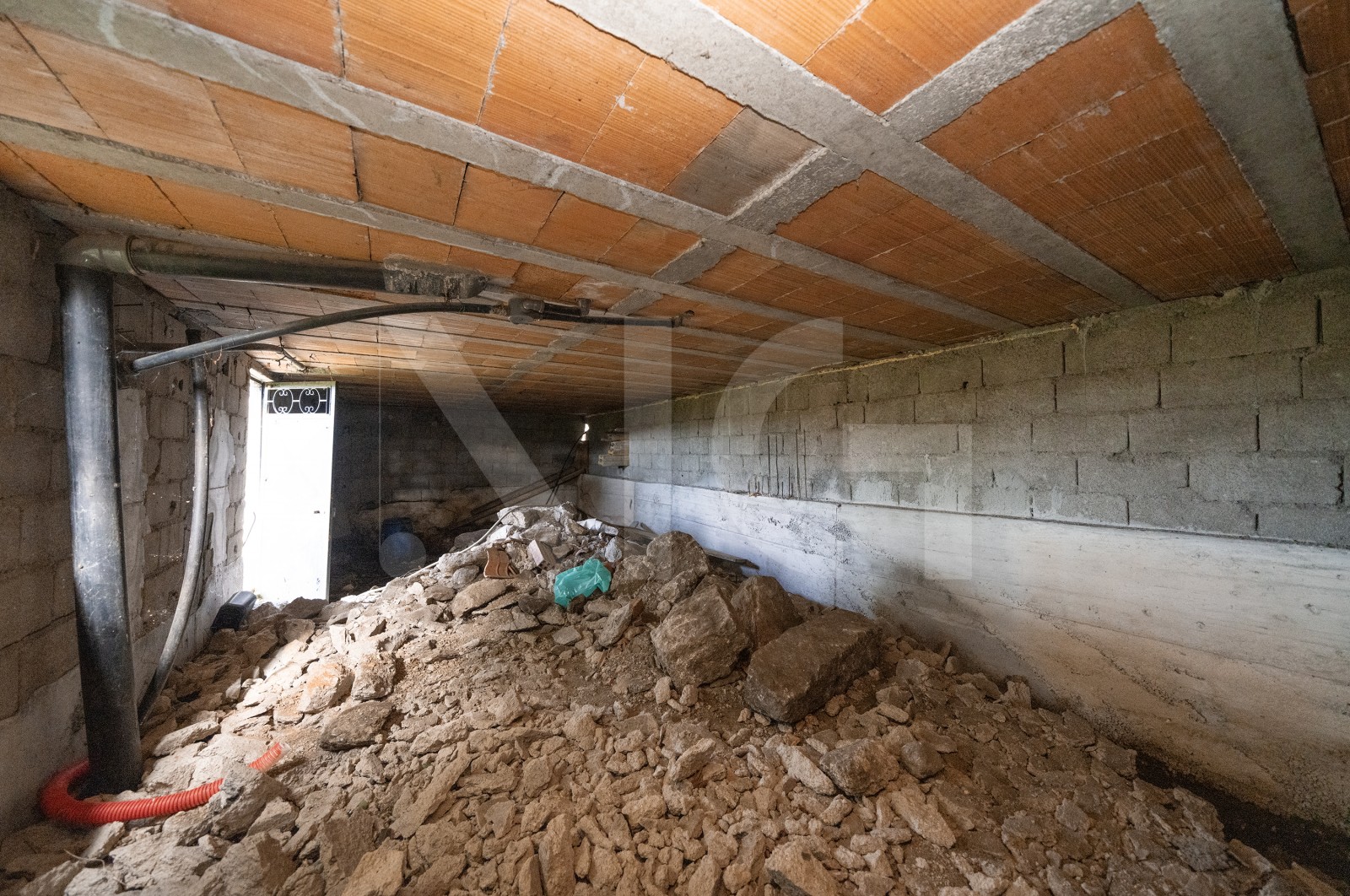 Moradia T3 para Venda em Verim, Friande e Ajude, Póvoa de Lanhoso, Braga - Cave (Imagem 1)