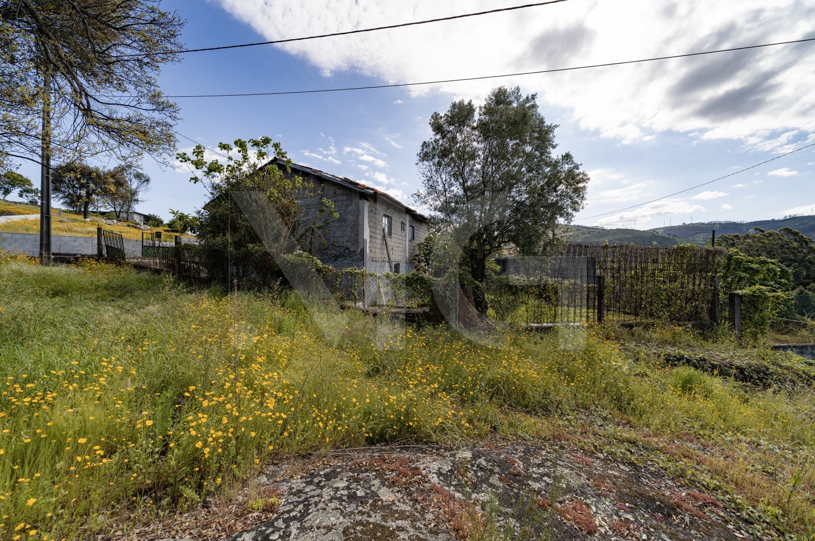 Moradia T3 para Venda em Verim, Friande e Ajude, Póvoa de Lanhoso, Braga - Fachada (Imagem 3)