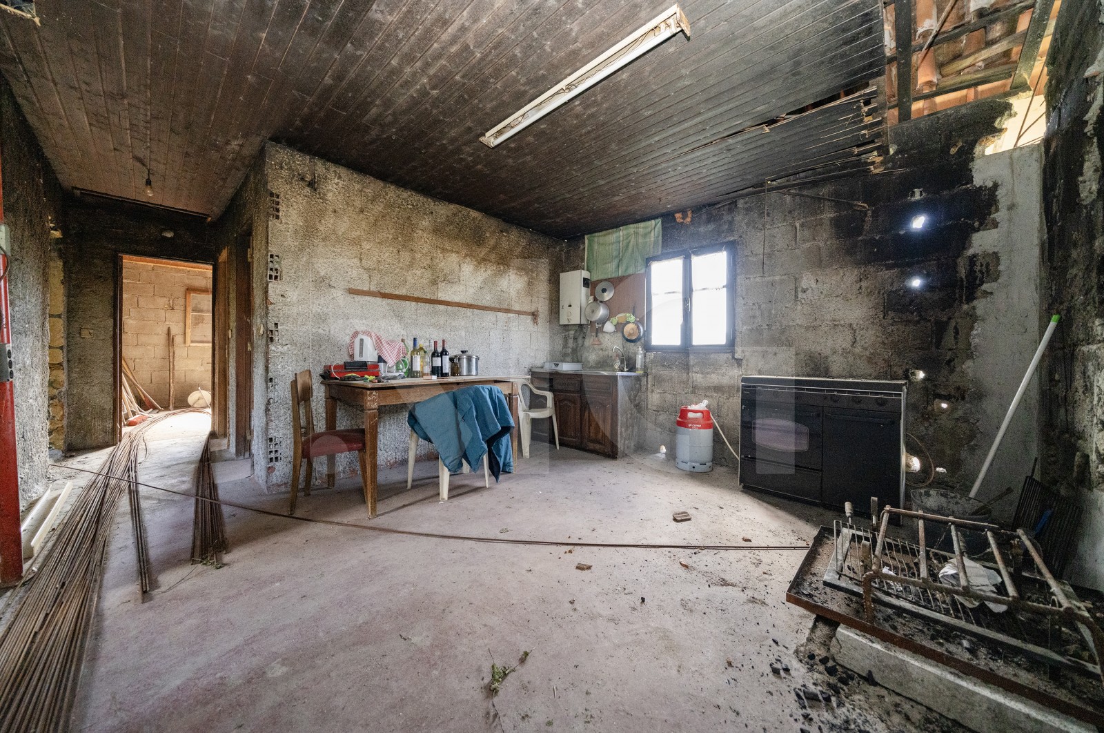 Moradia T3 para Venda em Verim, Friande e Ajude, Póvoa de Lanhoso, Braga - Cozinha (Imagem 1)