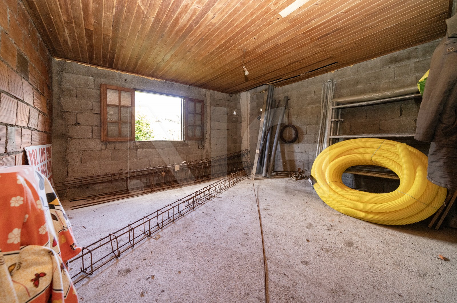 Moradia T3 para Venda em Verim, Friande e Ajude, Póvoa de Lanhoso, Braga - Quarto (Imagem 1)