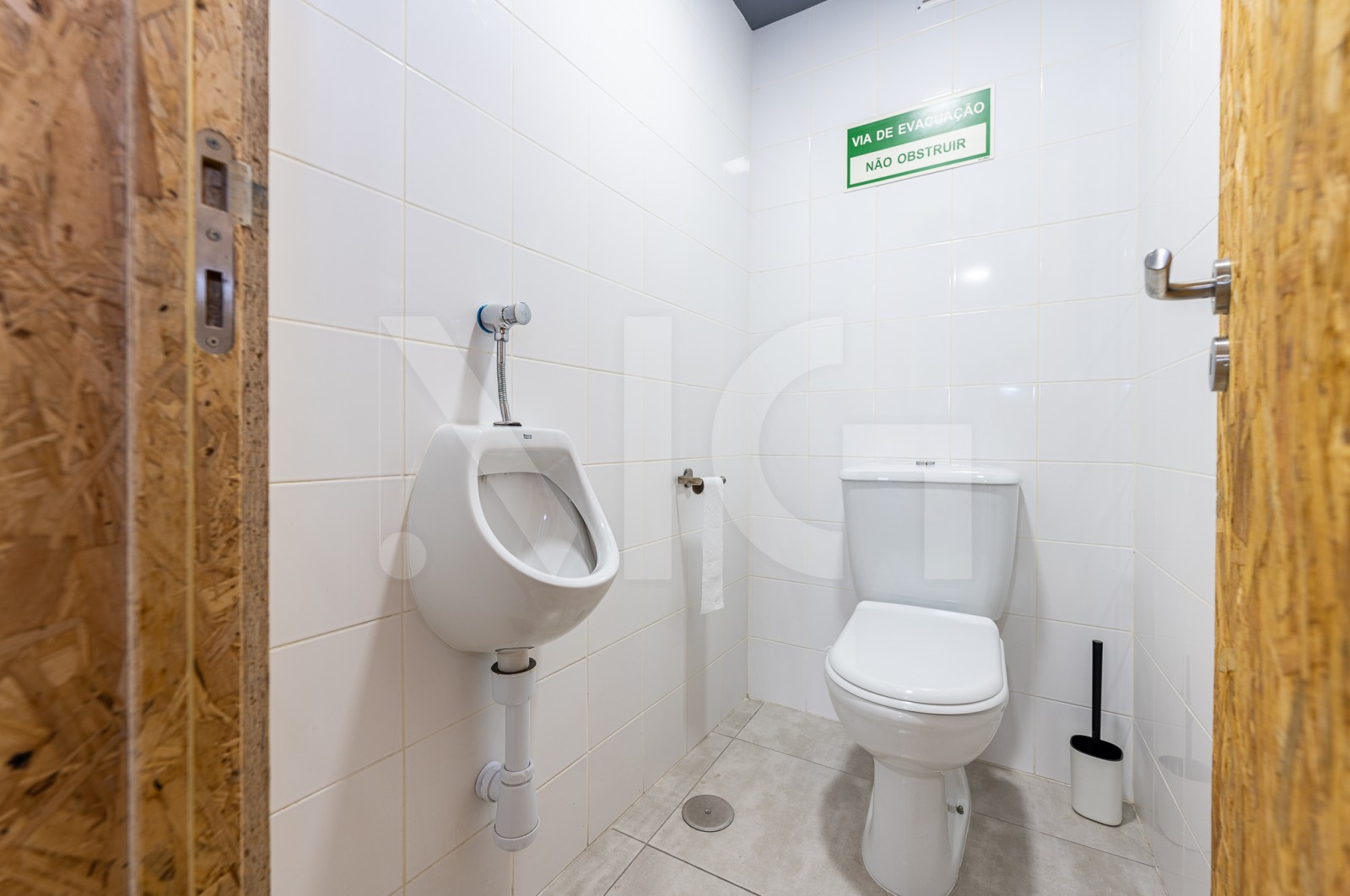 Studio for Leasehold in Mafamude e Vilar do Paraíso, Vila Nova de Gaia, Porto - Casa de banho (Imagem 9)