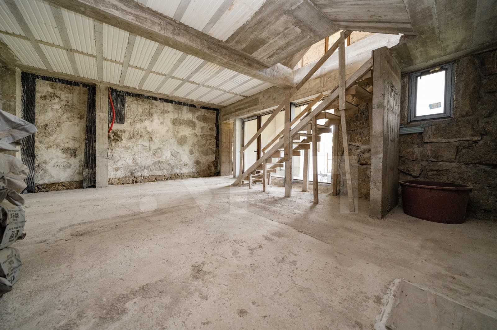 Moradia T3 para Venda em Priscos, Braga, Braga - Sala (Imagem 8)