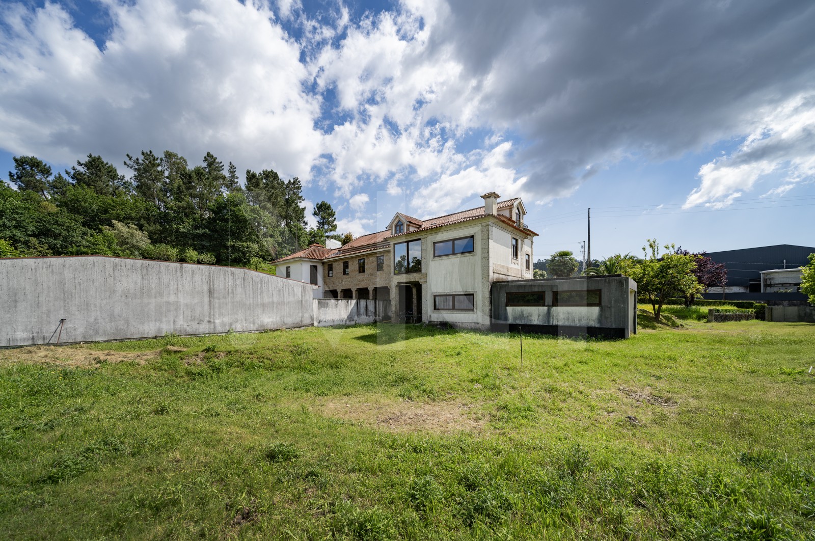 Moradia T3 para Venda em Priscos, Braga, Braga - Quintal/Jardim (Imagem 4)