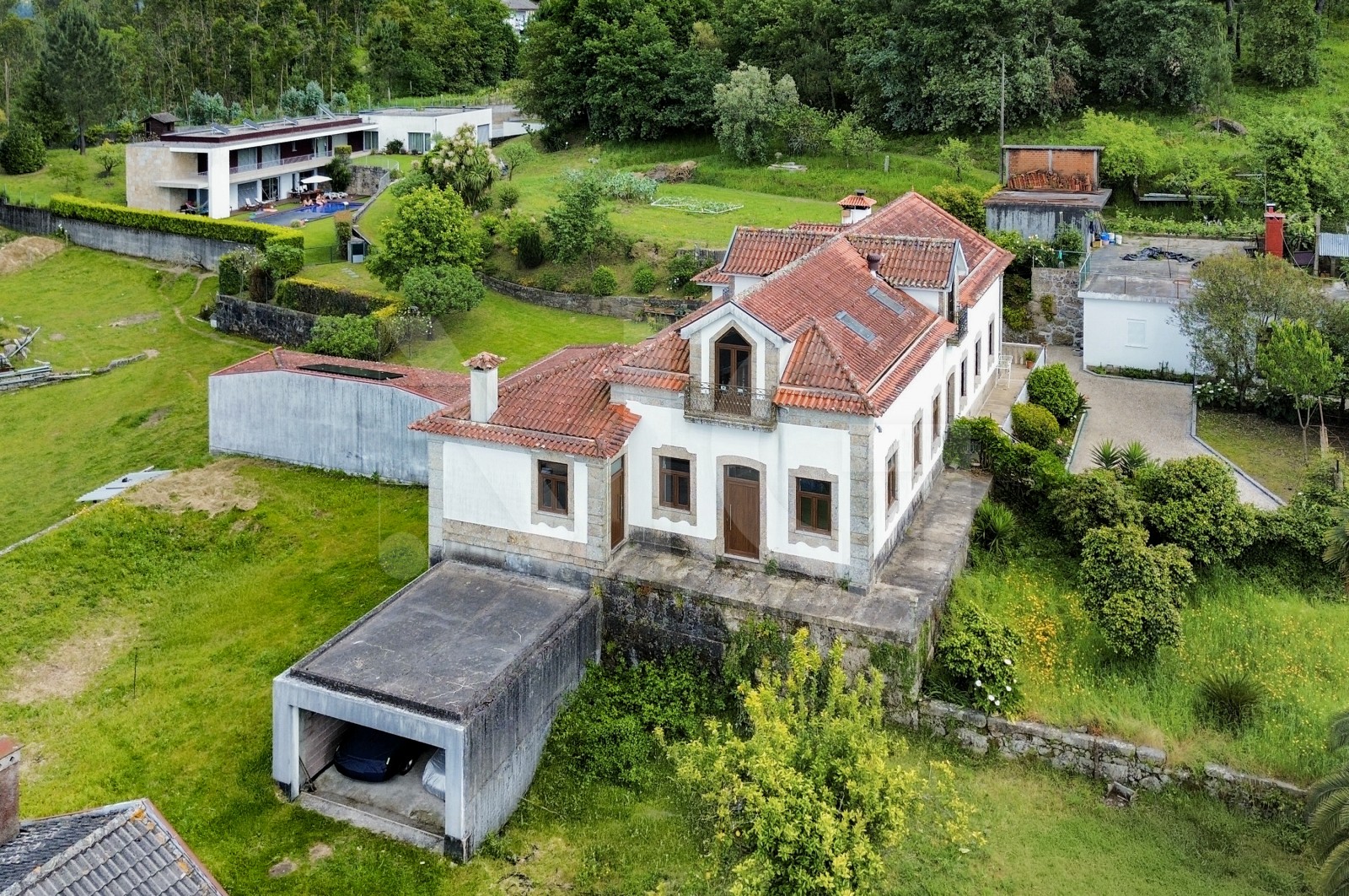 Moradia T3 para Venda em Priscos, Braga, Braga - Fachada (Imagem 3)