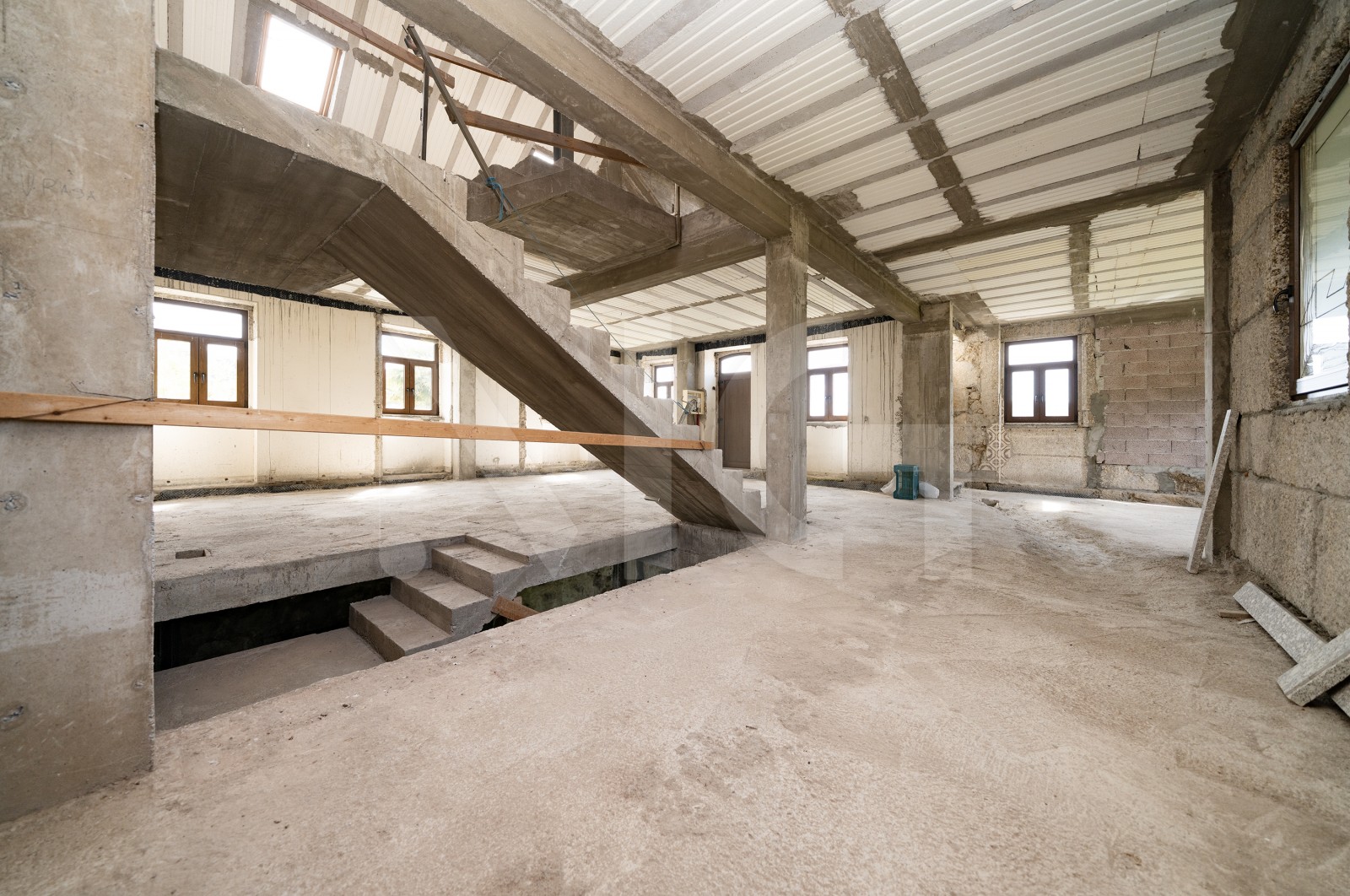 Moradia T3 para Venda em Priscos, Braga, Braga - Sala (Imagem 4)