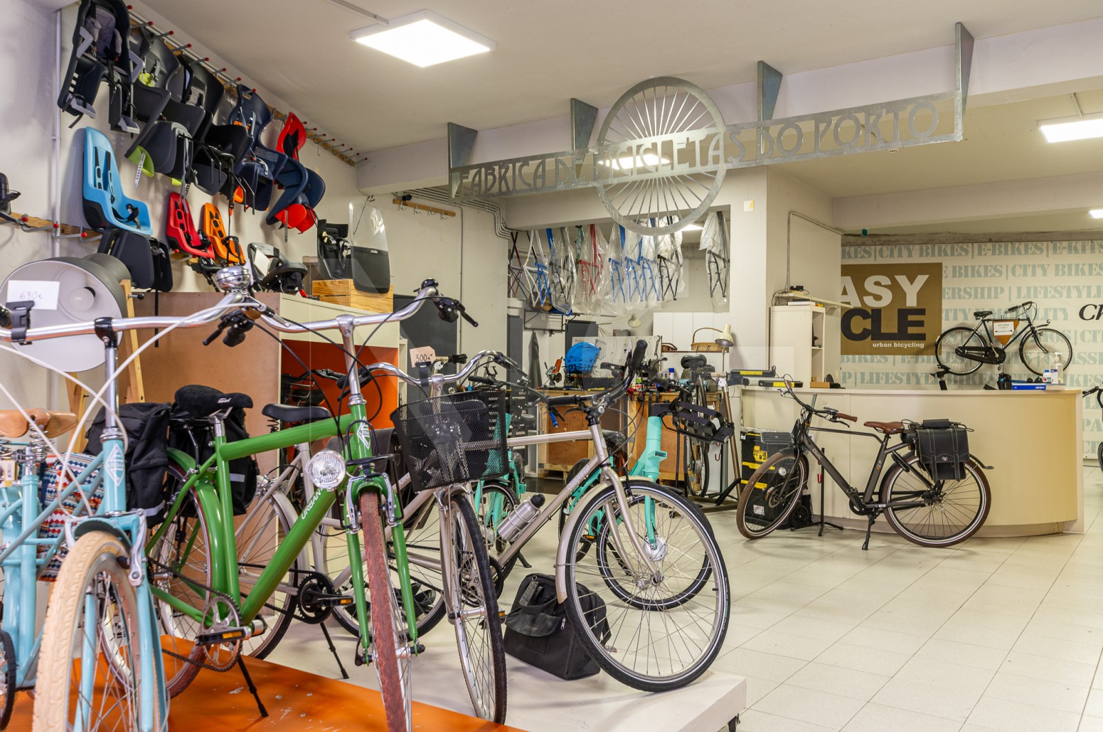 Loja para Arrendamento em Cedofeita, Santo Ildefonso, Sé, Miragaia, São Nicolau e Vitória, Porto, Porto - Armazém (Imagem 3)